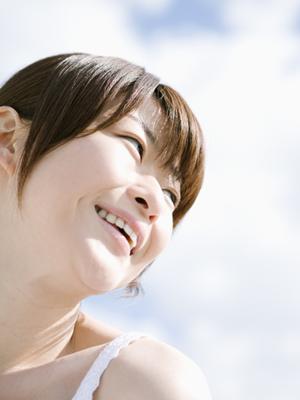 顔を小さくした人には小顔矯正がおすすめです